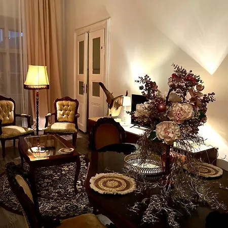 Csaky Palace 11 *