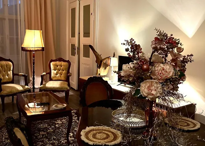 Csaky Palace 11 *