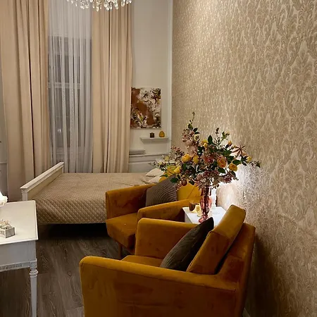 Csaky Palace 11 شقة *